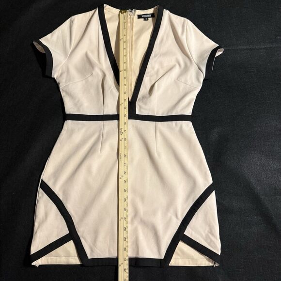 Missguided Nude Mini Dress Deep V Neck Womens Size 10 - Picture 8 of 13